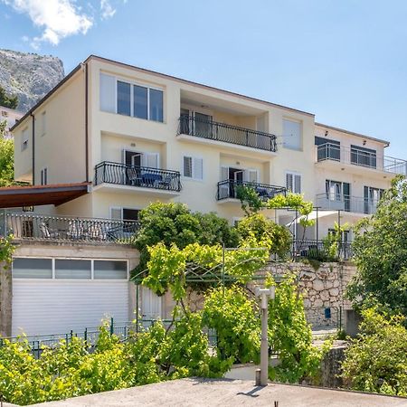 Apartmani Mirta Omis A Bagian luar foto