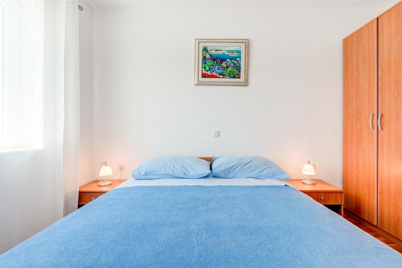 Apartmani Mirta Omis A Bagian luar foto