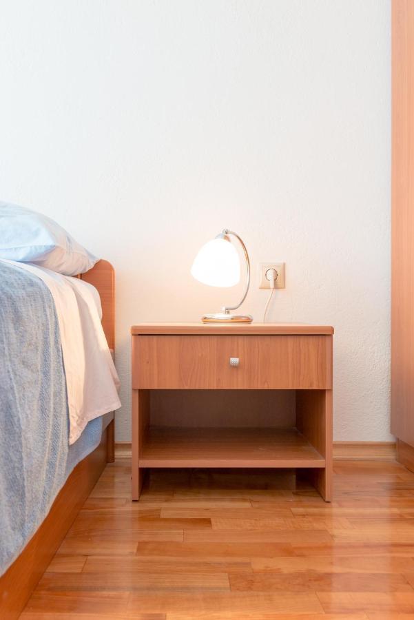 Apartmani Mirta Omis A Bagian luar foto