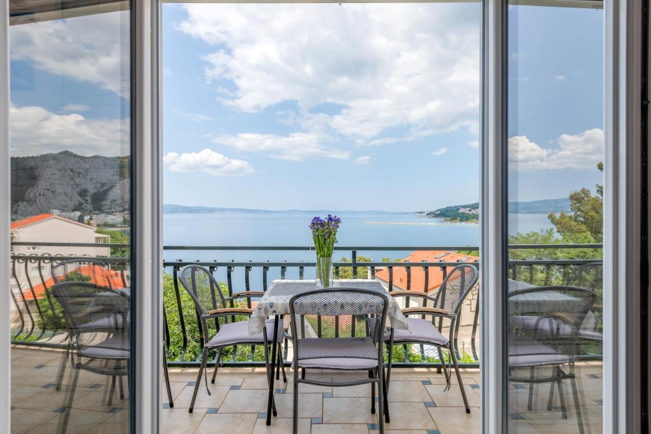 Apartmani Mirta Omis A Bagian luar foto